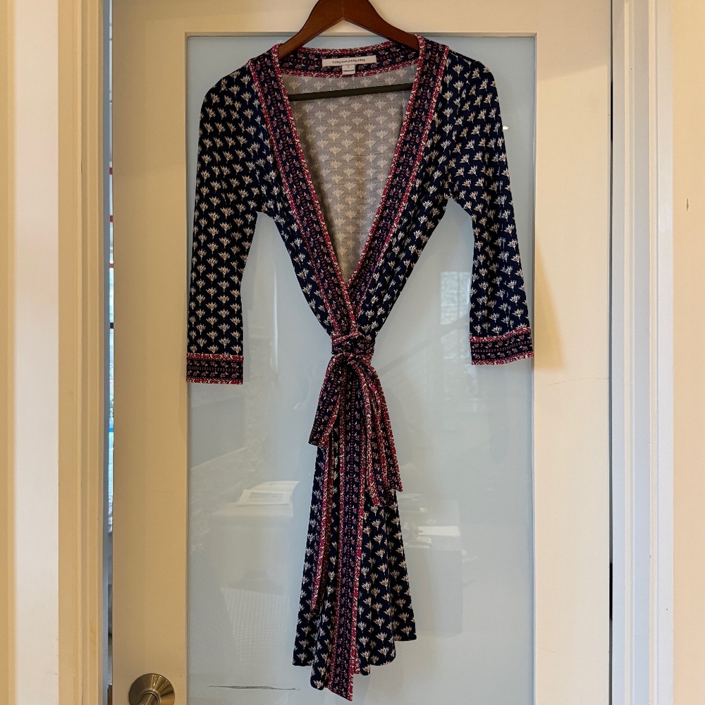 DVF Wrap Dress Pristine Condition - image 2